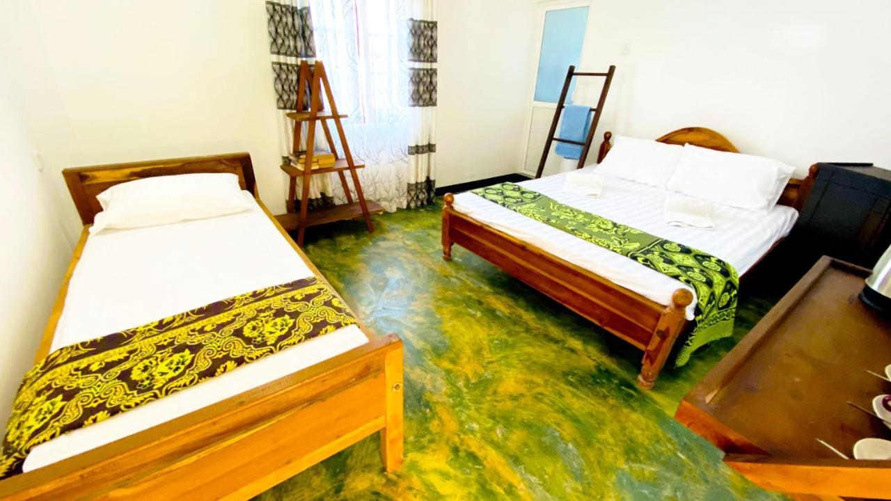 Готель Madiha Surf House Lanka Матара Екстер'єр фото