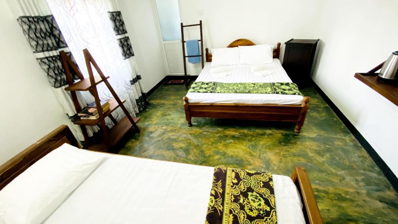 Готель Madiha Surf House Lanka Матара Екстер'єр фото