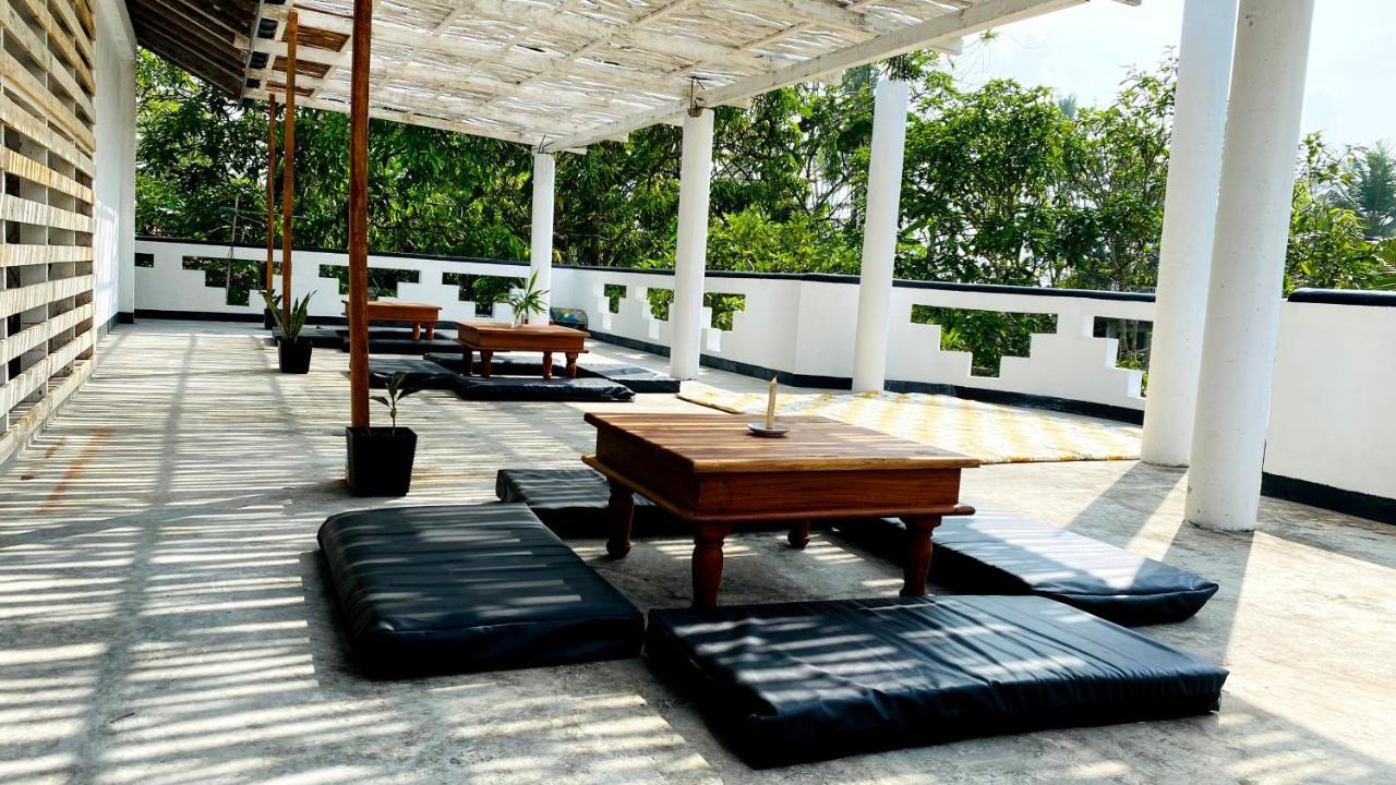 Готель Madiha Surf House Lanka Матара Екстер'єр фото