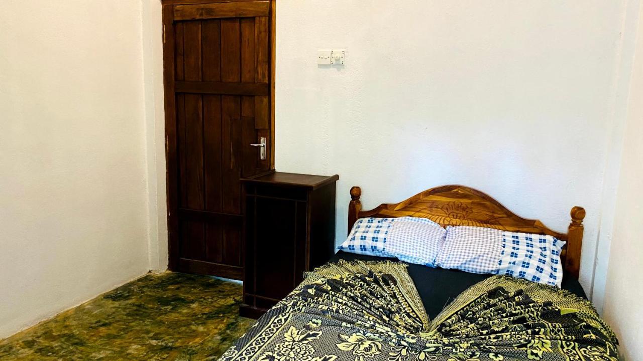 Готель Madiha Surf House Lanka Матара Екстер'єр фото