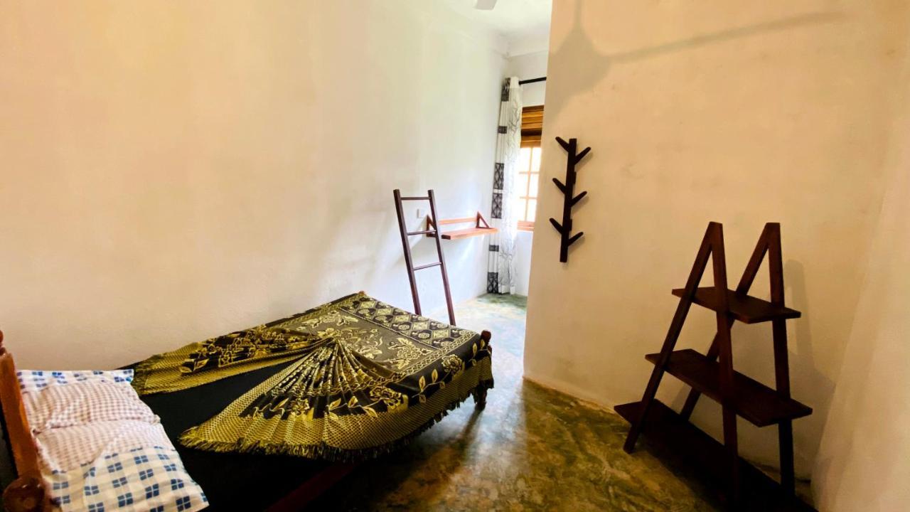 Готель Madiha Surf House Lanka Матара Екстер'єр фото