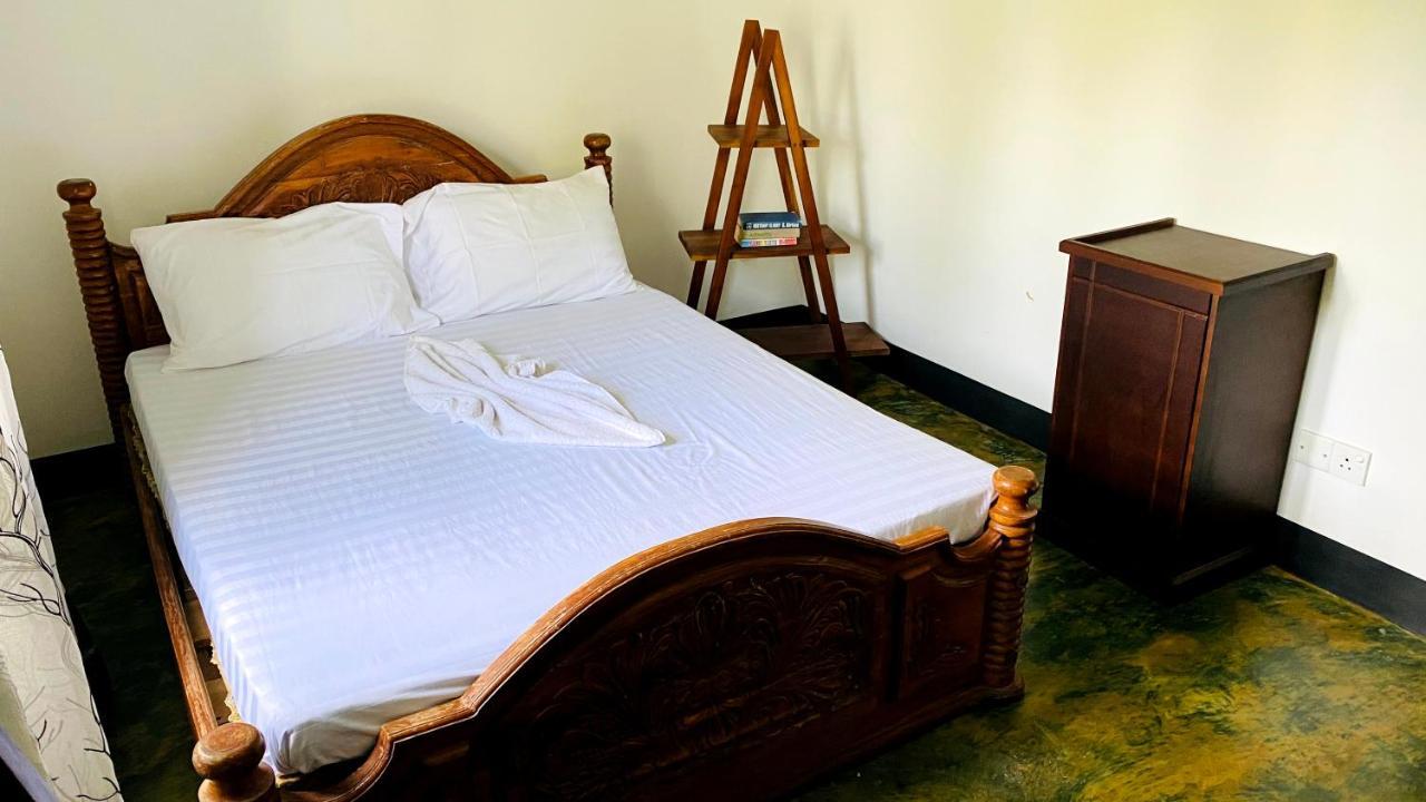 Готель Madiha Surf House Lanka Матара Екстер'єр фото