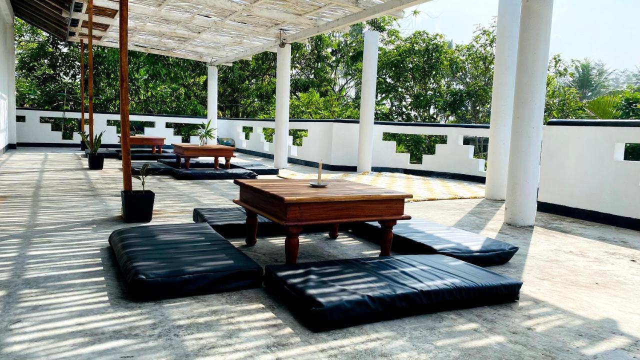Готель Madiha Surf House Lanka Матара Екстер'єр фото